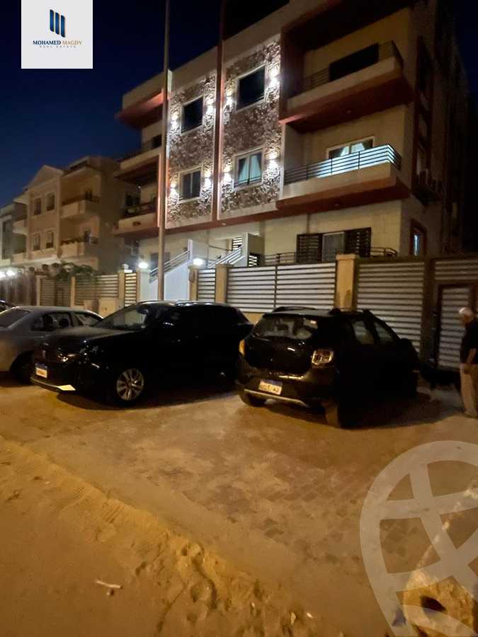 https://aqarmap.com.eg/en/listing/6303451-for-sale-cairo-el-sheikh-zayed-city-el-hay-el-thaleth-ashaer-area-3-el-salam-st