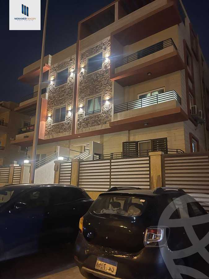 https://aqarmap.com.eg/en/listing/6303451-for-sale-cairo-el-sheikh-zayed-city-el-hay-el-thaleth-ashaer-area-3-el-salam-st