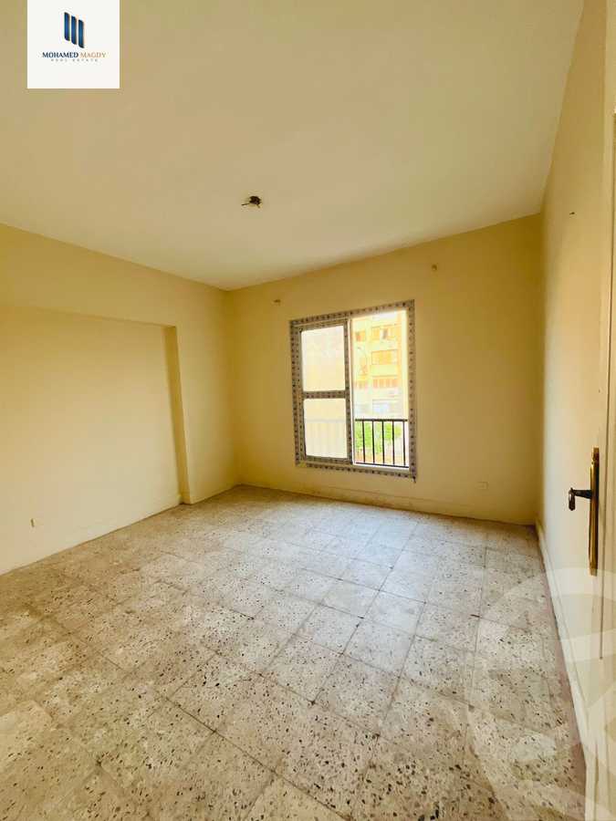 https://aqarmap.com.eg/ar/listing/6303796-for-sale-cairo-el-sheikh-zayed-city-el-hay-elawel-street-10