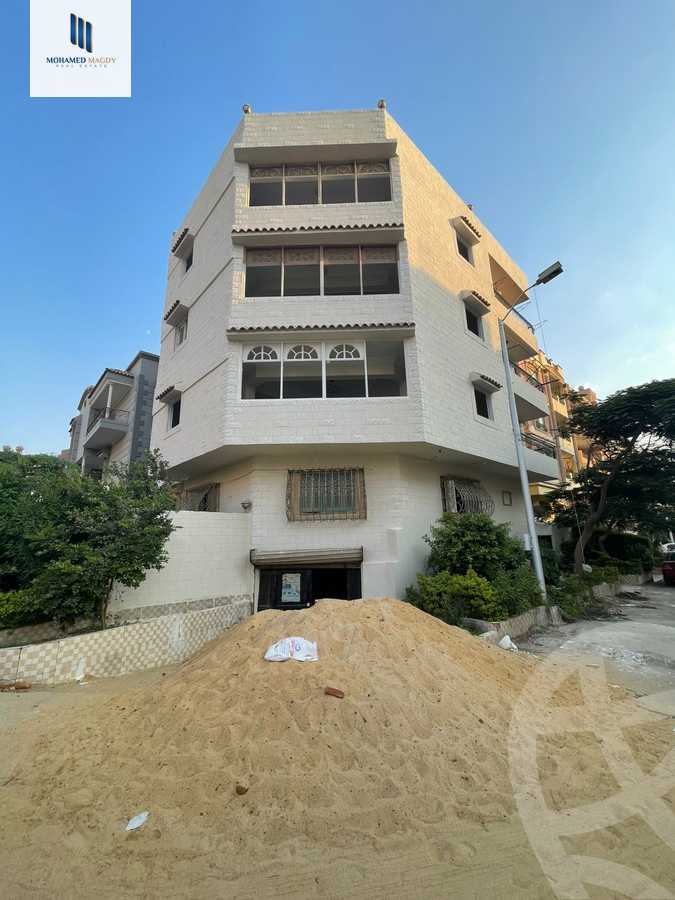 https://aqarmap.com.eg/ar/listing/6325159-for-sale-cairo-6th-of-october-el-ahyaa-neighborhood-2nd-divided-from-al-kafrawei-st