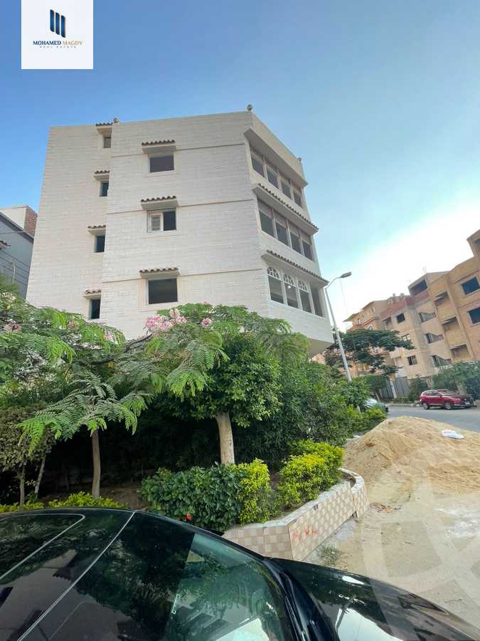 https://aqarmap.com.eg/ar/listing/6325159-for-sale-cairo-6th-of-october-el-ahyaa-neighborhood-2nd-divided-from-al-kafrawei-st