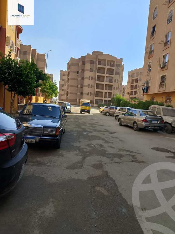 https://aqarmap.com.eg/en/listing/6328490-for-sale-cairo-6th-of-october-el-ahyaa-neighborhood-4th-school-st