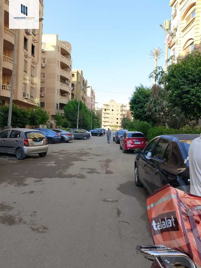 https://aqarmap.com.eg/en/listing/6328490-for-sale-cairo-6th-of-october-el-ahyaa-neighborhood-4th-school-st