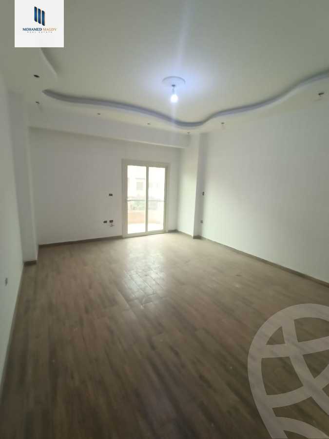 https://aqarmap.com.eg/ar/listing/6346304-for-sale-cairo-6th-of-october-el-hay-el-motamyz-fourth-touristic-village-amin-el-refae-st