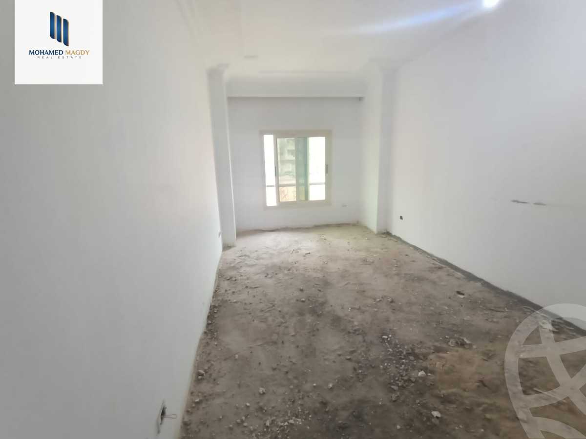 https://aqarmap.com.eg/ar/listing/6346304-for-sale-cairo-6th-of-october-el-hay-el-motamyz-fourth-touristic-village-amin-el-refae-st