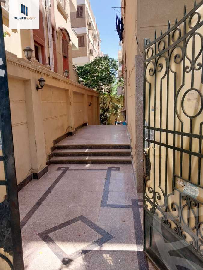 https://aqarmap.com.eg/en/listing/6353718-for-sale-cairo-6th-of-october-el-ahyaa-neighborhood-1st-al-maahad