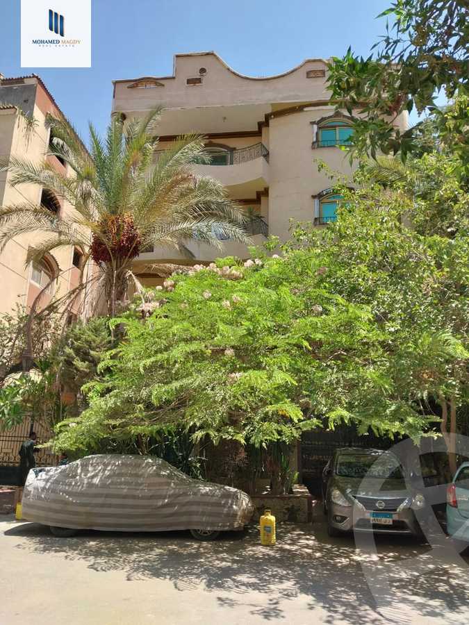 https://aqarmap.com.eg/en/listing/6353718-for-sale-cairo-6th-of-october-el-ahyaa-neighborhood-1st-al-maahad