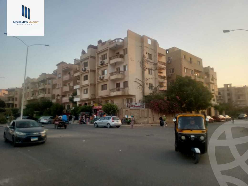https://aqarmap.com.eg/ar/listing/6353773-for-sale-cairo-6th-of-october-el-ahyaa-neighborhood-1st-dream-house-st