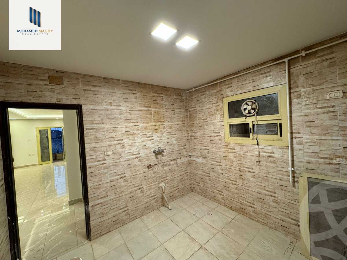 https://aqarmap.com.eg/ar/listing/6354166-for-sale-cairo-6th-of-october-el-ahyaa-neighborhood-1st-sixth-neighborhood