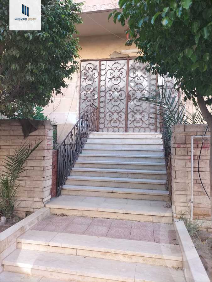 https://aqarmap.com.eg/en/listing/6356000-for-sale-cairo-6th-of-october-el-ahyaa-neighborhood-2nd-divided-from-al-kafrawei-st
