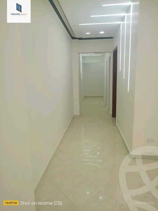 https://aqarmap.com.eg/ar/listing/6356070-for-sale-cairo-6th-of-october-el-ahyaa-neighborhood-2nd-divided-from-al-kafrawei-st