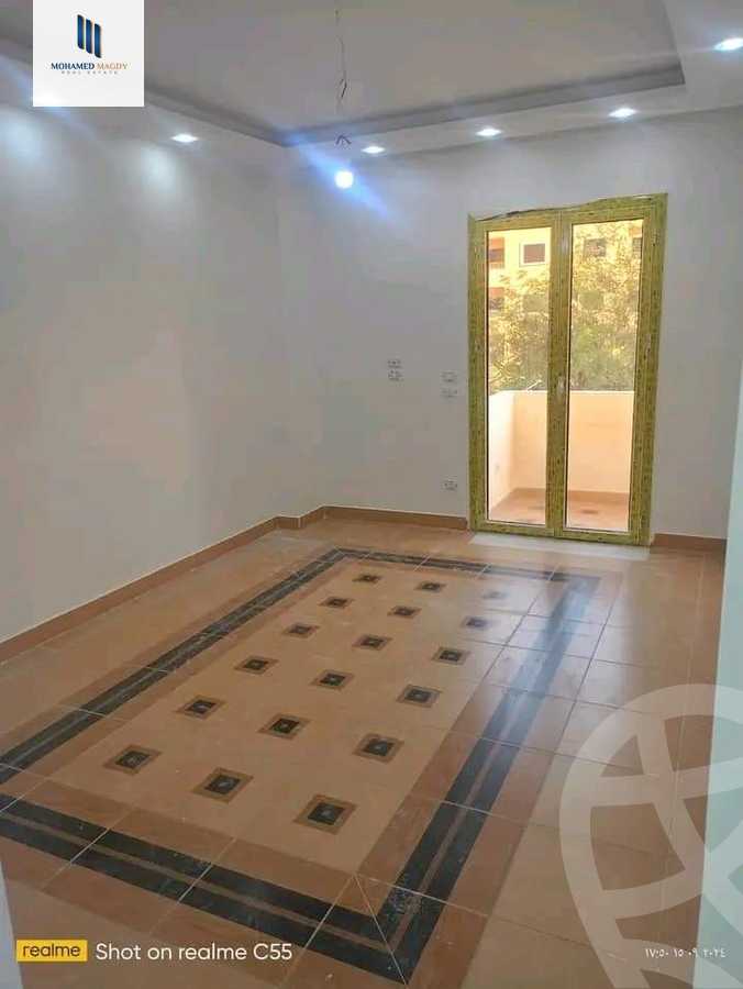 https://aqarmap.com.eg/ar/listing/6356070-for-sale-cairo-6th-of-october-el-ahyaa-neighborhood-2nd-divided-from-al-kafrawei-st
