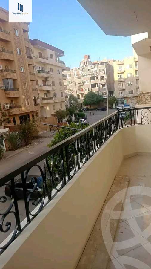 https://aqarmap.com.eg/ar/listing/6356070-for-sale-cairo-6th-of-october-el-ahyaa-neighborhood-2nd-divided-from-al-kafrawei-st