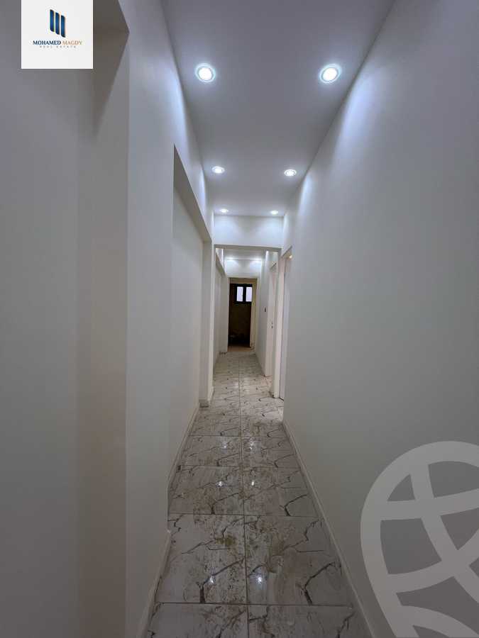 https://aqarmap.com.eg/ar/listing/6356212-for-sale-cairo-6th-of-october-el-ahyaa-neighborhood-2nd-divided-from-al-kafrawei-st