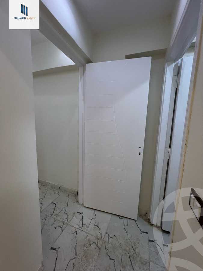https://aqarmap.com.eg/ar/listing/6356212-for-sale-cairo-6th-of-october-el-ahyaa-neighborhood-2nd-divided-from-al-kafrawei-st