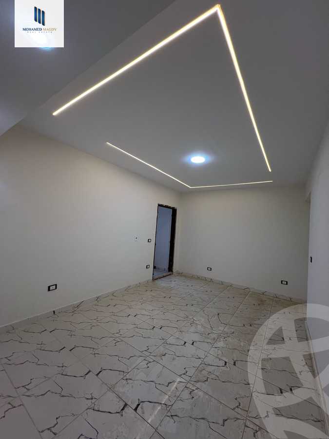 https://aqarmap.com.eg/ar/listing/6356212-for-sale-cairo-6th-of-october-el-ahyaa-neighborhood-2nd-divided-from-al-kafrawei-st