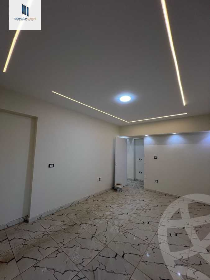 https://aqarmap.com.eg/ar/listing/6356212-for-sale-cairo-6th-of-october-el-ahyaa-neighborhood-2nd-divided-from-al-kafrawei-st
