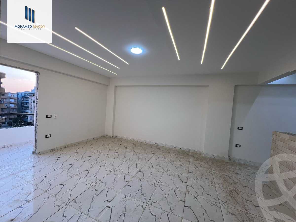 https://aqarmap.com.eg/ar/listing/6356212-for-sale-cairo-6th-of-october-el-ahyaa-neighborhood-2nd-divided-from-al-kafrawei-st