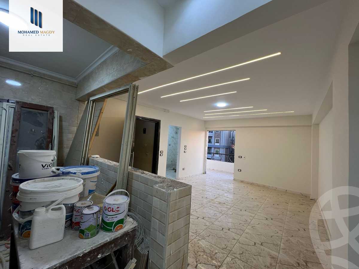 https://aqarmap.com.eg/ar/listing/6356212-for-sale-cairo-6th-of-october-el-ahyaa-neighborhood-2nd-divided-from-al-kafrawei-st