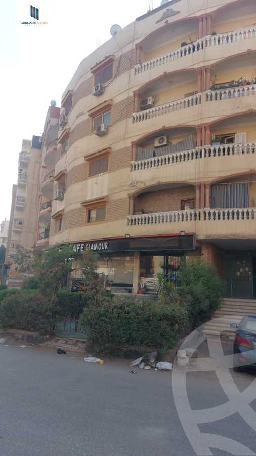 https://aqarmap.com.eg/ar/listing/6362993-for-sale-cairo-6th-of-october-el-ahyaa-neighborhood-2nd-divided-from-al-kafrawei-st