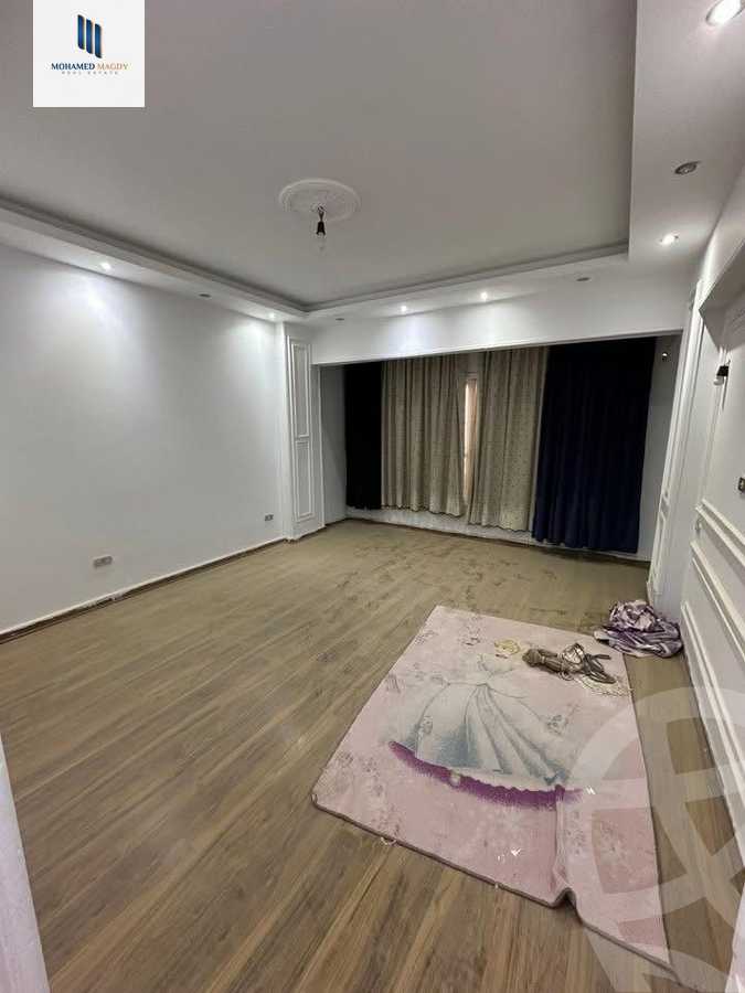 https://aqarmap.com.eg/ar/listing/6374746-for-sale-cairo-6th-of-october-el-ahyaa-neighborhood-2nd-divided-from-al-kafrawei-st