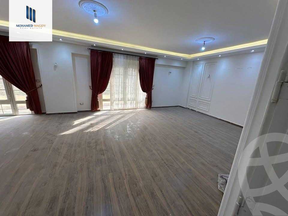 https://aqarmap.com.eg/ar/listing/6374746-for-sale-cairo-6th-of-october-el-ahyaa-neighborhood-2nd-divided-from-al-kafrawei-st