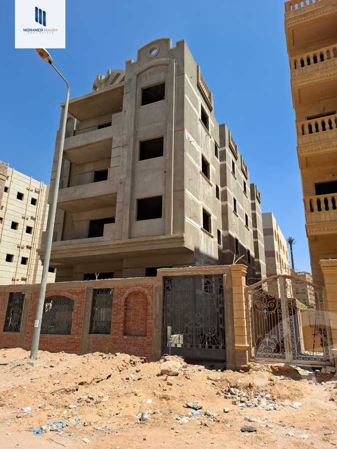 https://aqarmap.com.eg/ar/listing/6376520-for-sale-cairo-6th-of-october-el-tawsaat-el-shamalya-hy-2000-qt