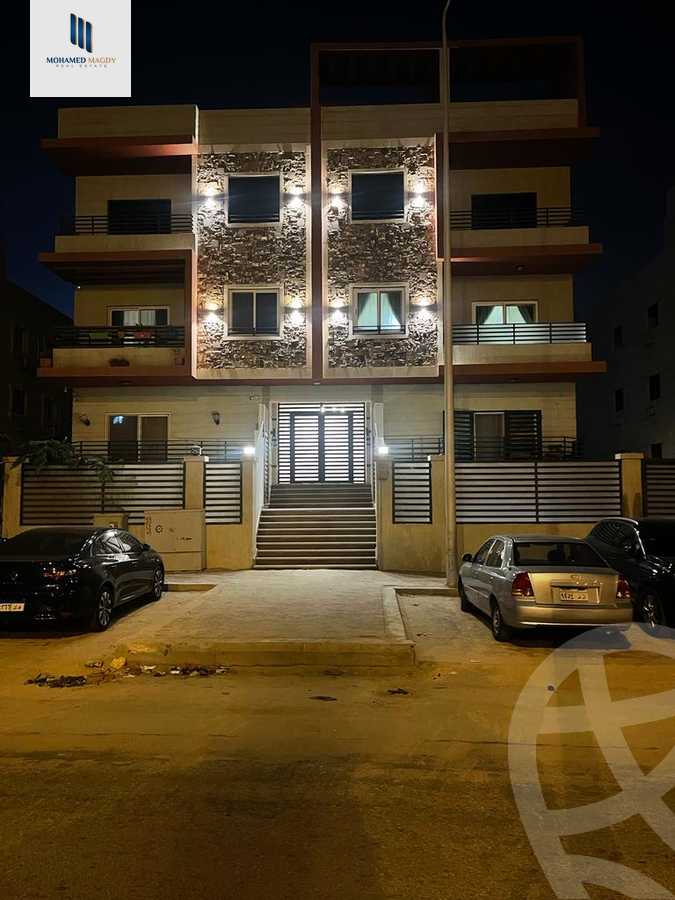https://aqarmap.com.eg/en/listing/6465488-for-sale-cairo-el-sheikh-zayed-city-el-hay-el-thaleth-ashaer-area-3-el-salam-st