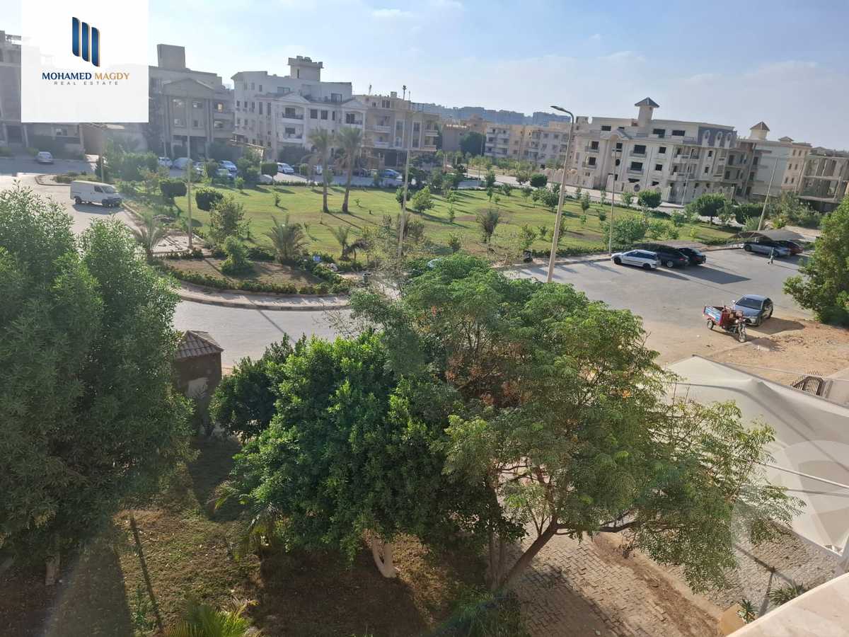 https://aqarmap.com.eg/ar/listing/6485234-for-sale-cairo-el-sheikh-zayed-city-compounds-el-khamayel