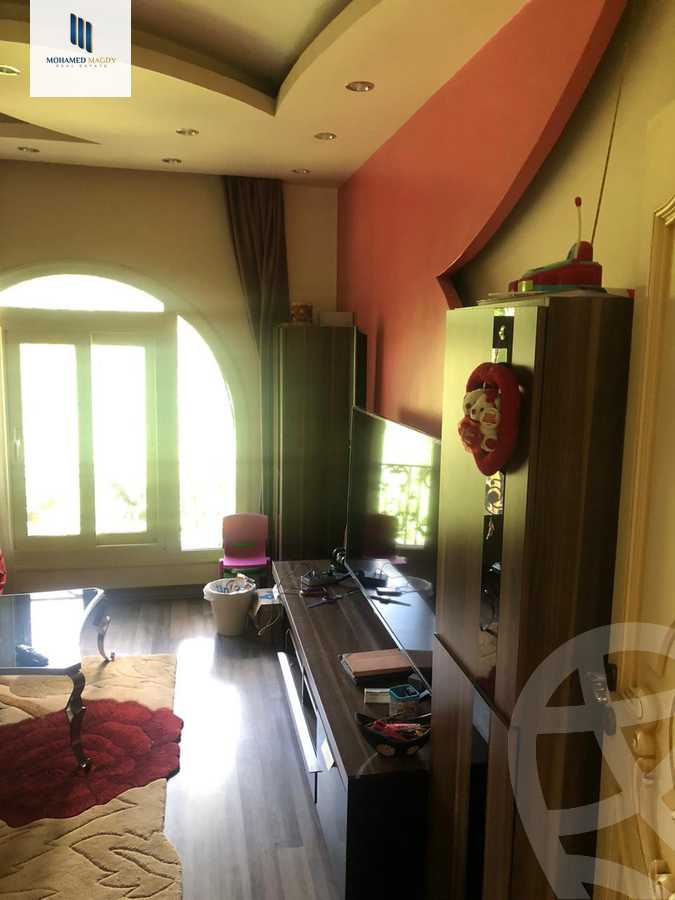 https://aqarmap.com.eg/en/listing/6526449-for-sale-cairo-el-sheikh-zayed-city-compounds-royal-city