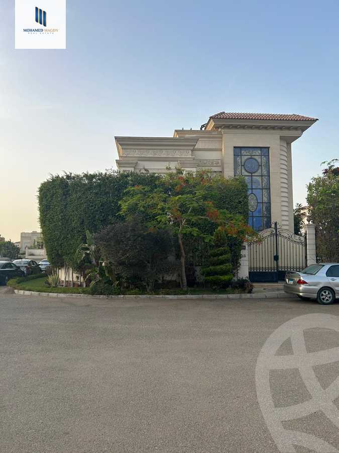 https://aqarmap.com.eg/en/listing/6526449-for-sale-cairo-el-sheikh-zayed-city-compounds-royal-city