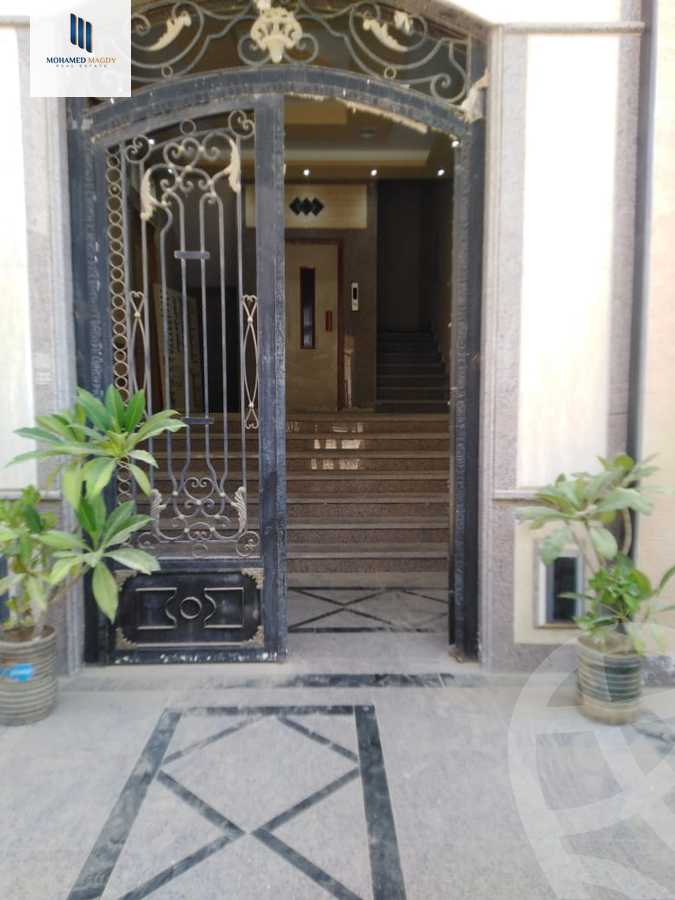 https://aqarmap.com.eg/ar/listing/6535359-for-sale-cairo-6th-of-october-el-tawsaat-el-shamalya-hy-2000-qt