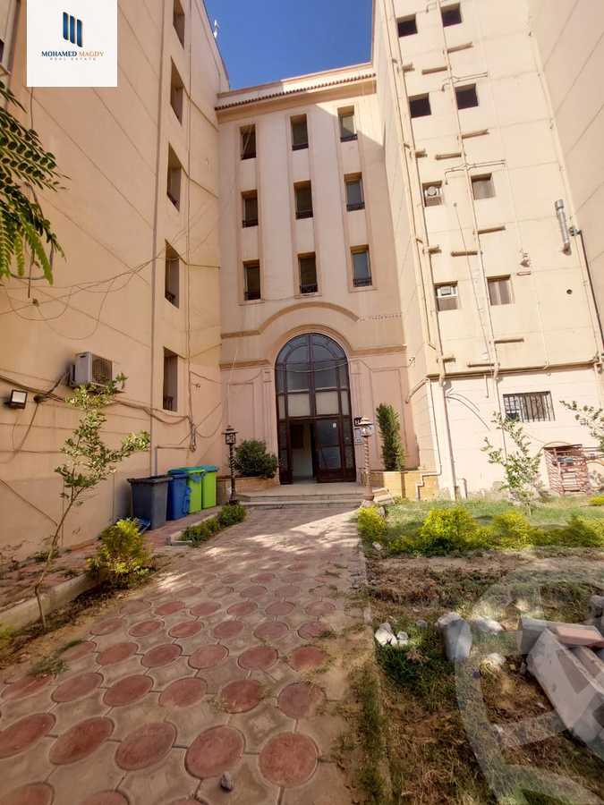 https://aqarmap.com.eg/en/listing/6537976-for-sale-cairo-6th-of-october-el-ahyaa-neighborhood-4th-ahmed-samy-st