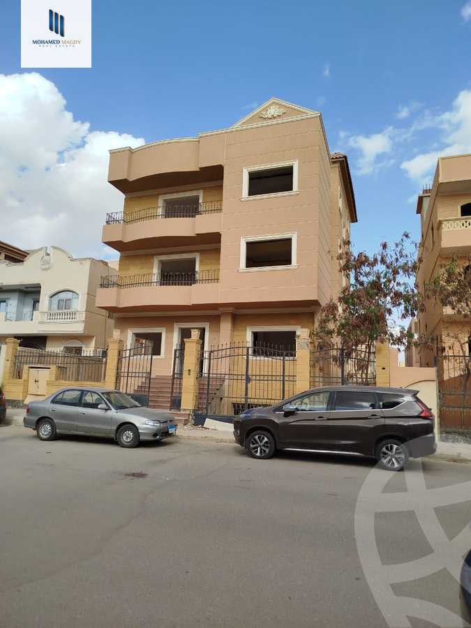 https://aqarmap.com.eg/ar/listing/6567172-for-sale-cairo-6th-of-october-el-hay-el-motamyz-first-touristic-village-el-shaheed-mohammed-abdul-latif-alshimi-st