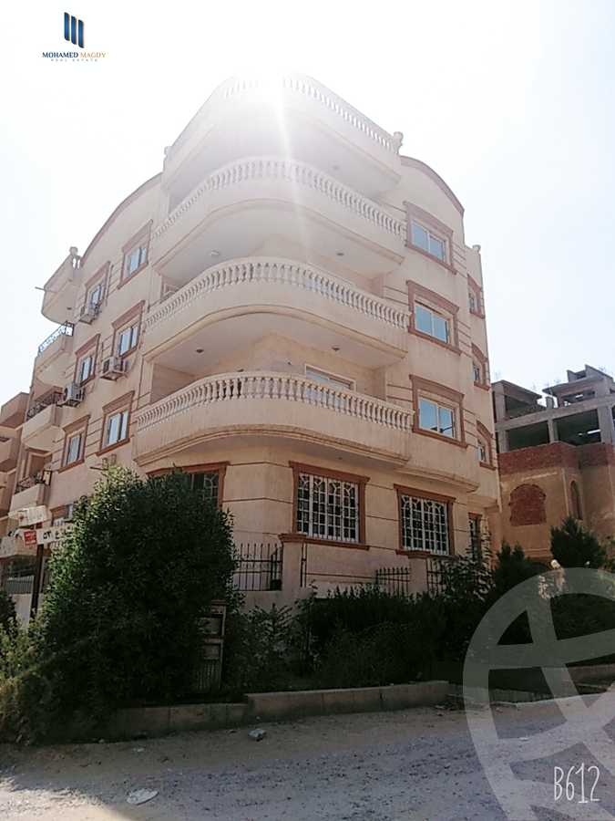 https://aqarmap.com.eg/ar/listing/6568941-for-sale-cairo-6th-of-october-el-ahyaa-neighborhood-3rd-al-hay-al-thalith-st