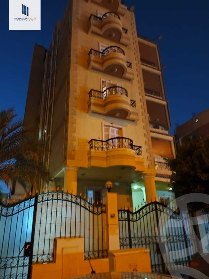 https://aqarmap.com.eg/en/listing/6569365-for-sale-cairo-6th-of-october-el-ahyaa-neighborhood-1st-al-maahad