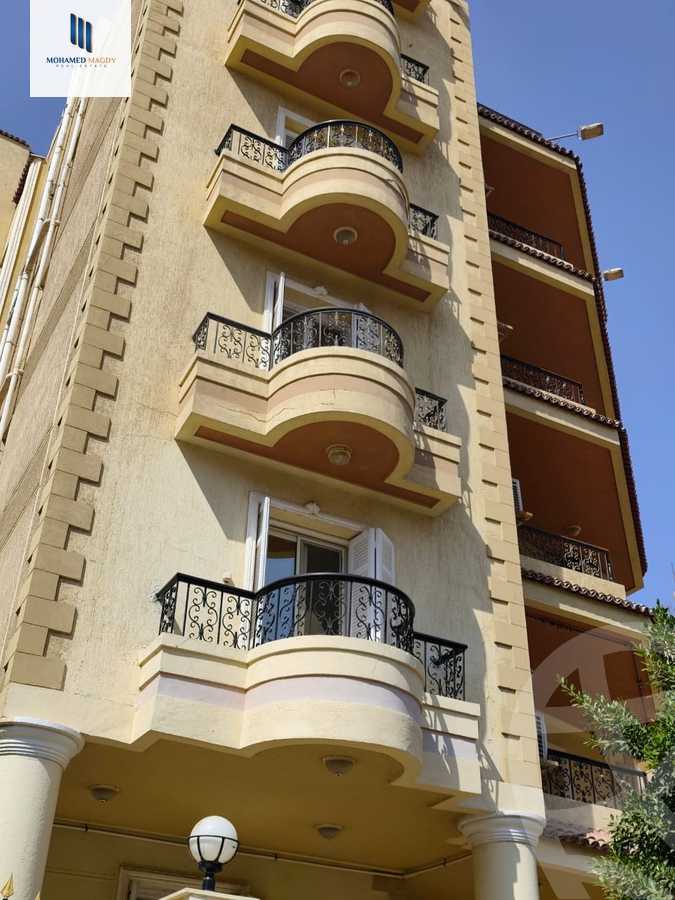 https://aqarmap.com.eg/en/listing/6569365-for-sale-cairo-6th-of-october-el-ahyaa-neighborhood-1st-al-maahad
