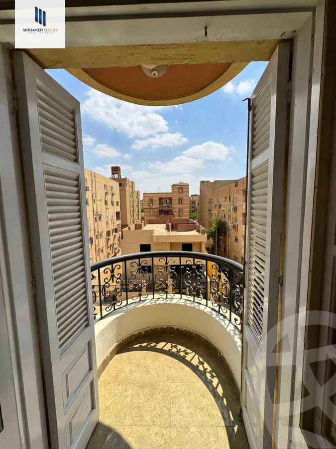 https://aqarmap.com.eg/en/listing/6569365-for-sale-cairo-6th-of-october-el-ahyaa-neighborhood-1st-al-maahad