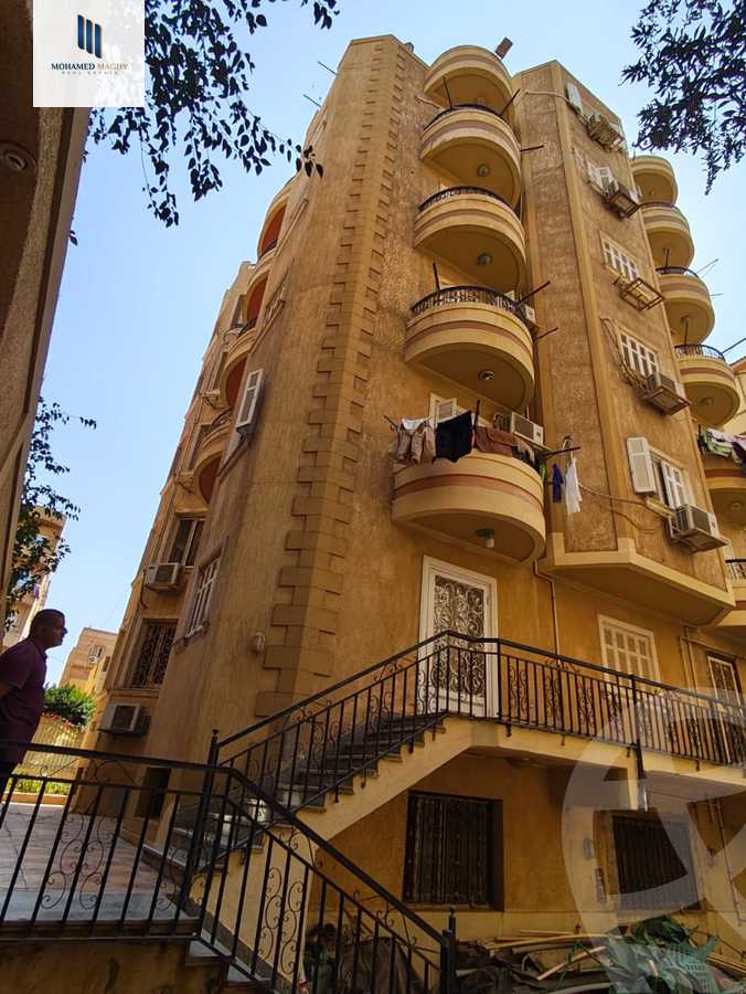 https://aqarmap.com.eg/en/listing/6569365-for-sale-cairo-6th-of-october-el-ahyaa-neighborhood-1st-al-maahad