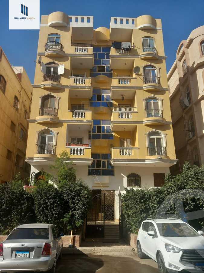 https://aqarmap.com.eg/ar/listing/6587935-for-sale-cairo-6th-of-october-el-ahyaa-neighborhood-1st-al-maahad