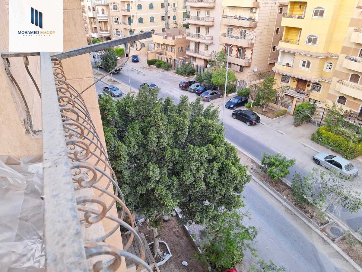 https://aqarmap.com.eg/en/listing/6597469-for-sale-cairo-6th-of-october-el-ahyaa-neighborhood-5th-street-2