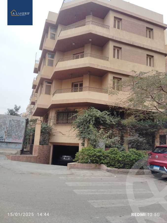 https://aqarmap.com.eg/en/listing/5580436-for-sale-cairo-6th-of-october-el-ahyaa-neighborhood-2nd-divided-from-al-kafrawei-st