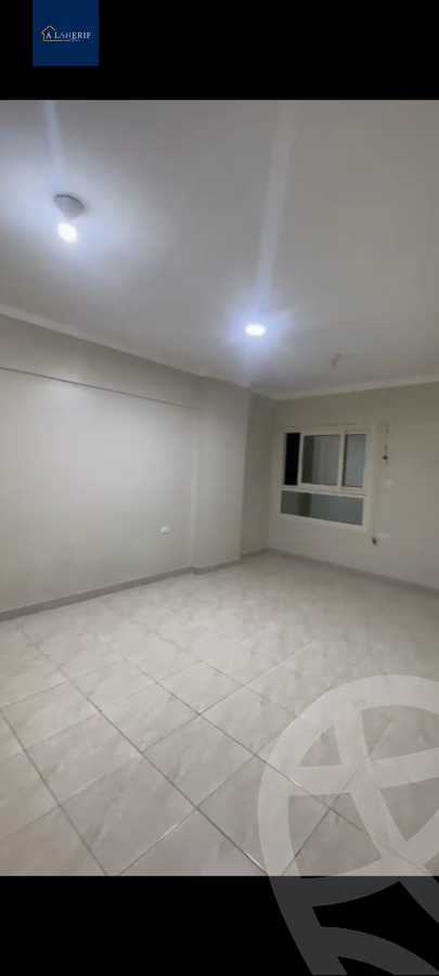https://aqarmap.com.eg/ar/listing/5729385-for-rent-cairo-6th-of-october-el-ahyaa-neighborhood-2nd-el-mohandes-ahmed-abd-el-hady-st