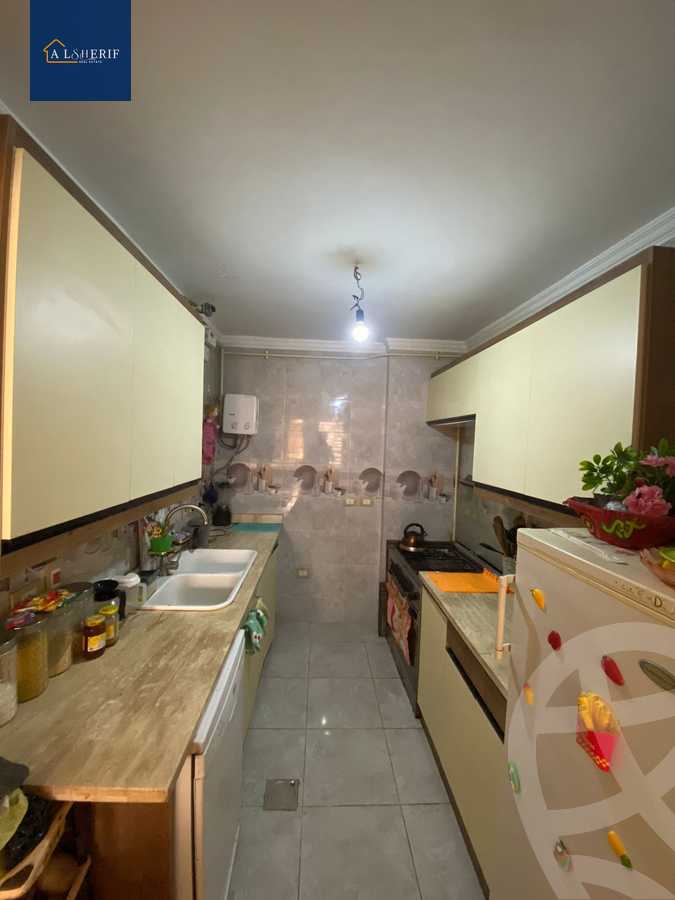 https://aqarmap.com.eg/ar/listing/5754607-for-sale-cairo-6th-of-october-el-ahyaa-neighborhood-3rd-al-hay-al-thalith-st