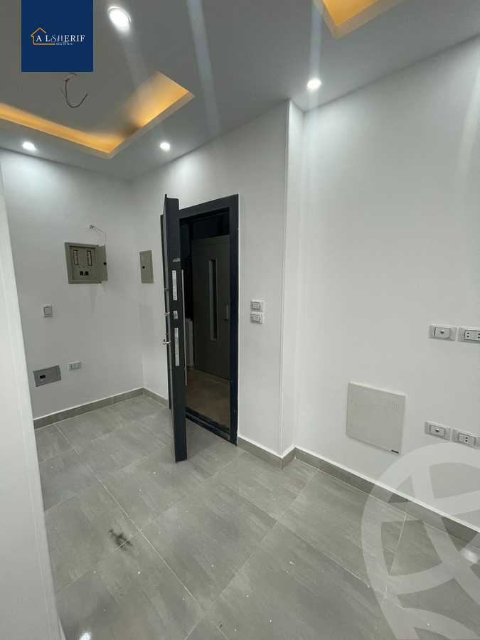 https://aqarmap.com.eg/en/listing/5754795-for-sale-cairo-6th-of-october-el-ahyaa-neighborhood-2nd-divided-from-al-kafrawei-st