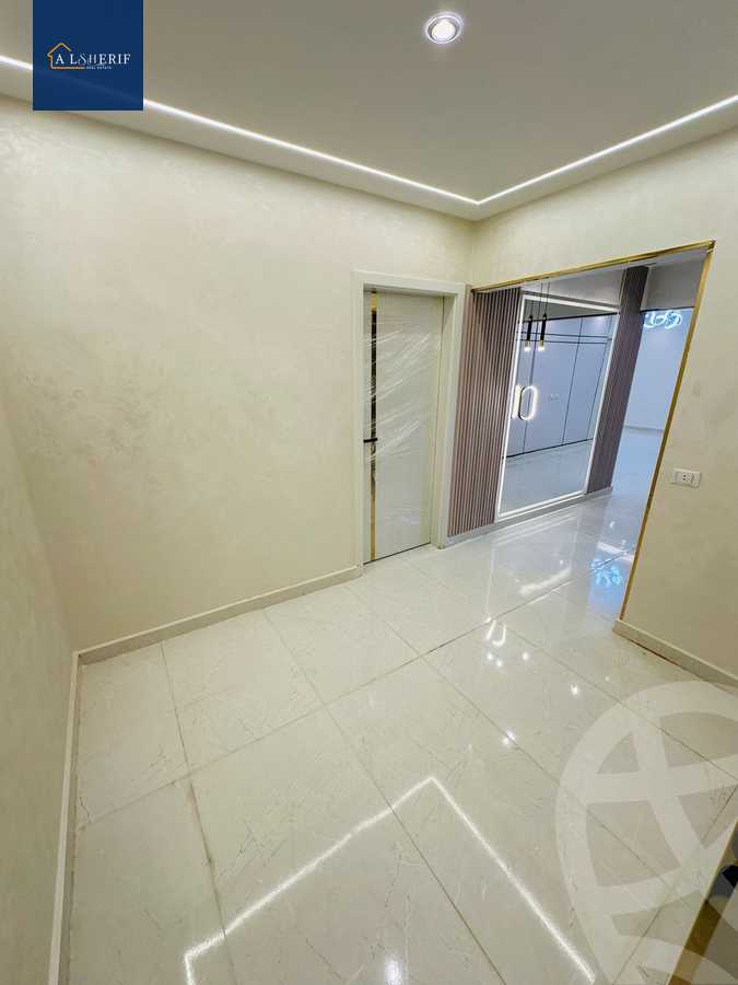 https://aqarmap.com.eg/en/listing/5773137-for-sale-cairo-6th-of-october-el-ahyaa-neighborhood-4th-ahmed-momen-st