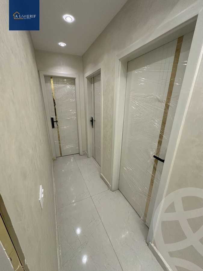 https://aqarmap.com.eg/en/listing/5773137-for-sale-cairo-6th-of-october-el-ahyaa-neighborhood-4th-ahmed-momen-st