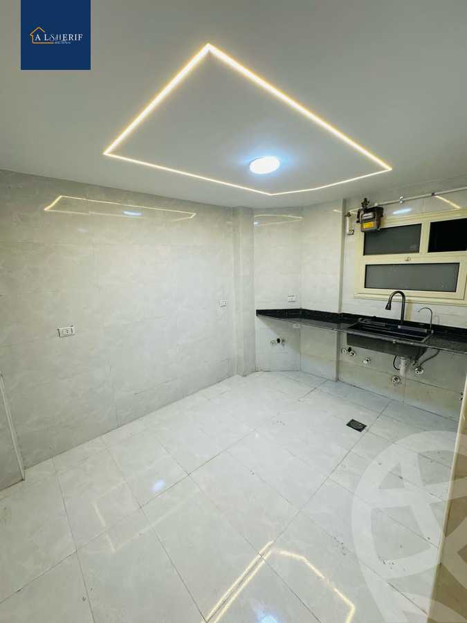https://aqarmap.com.eg/en/listing/5773137-for-sale-cairo-6th-of-october-el-ahyaa-neighborhood-4th-ahmed-momen-st