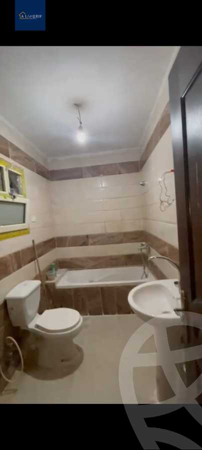 https://aqarmap.com.eg/en/listing/5864019-for-sale-cairo-6th-of-october-el-ahyaa-neighborhood-2nd-divided-from-al-kafrawei-st