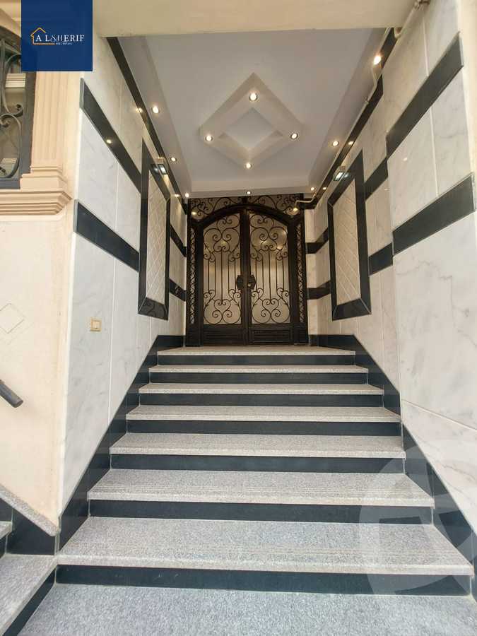 https://aqarmap.com.eg/en/listing/5864552-for-sale-cairo-6th-of-october-el-ahyaa-neighborhood-2nd-dr-mohammed-mogahed-st